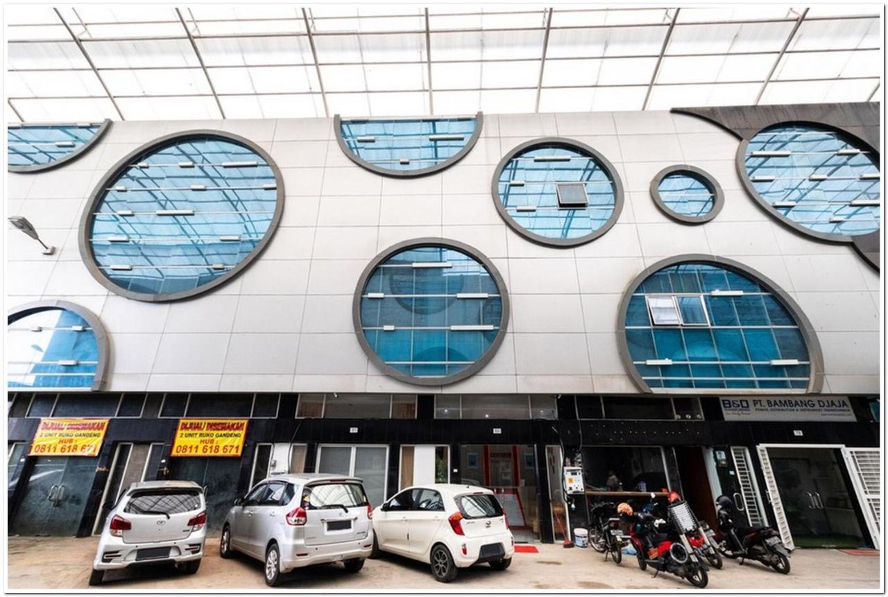 Reddoorz Plus @ Centrium Katamso Medan Ngoại thất bức ảnh