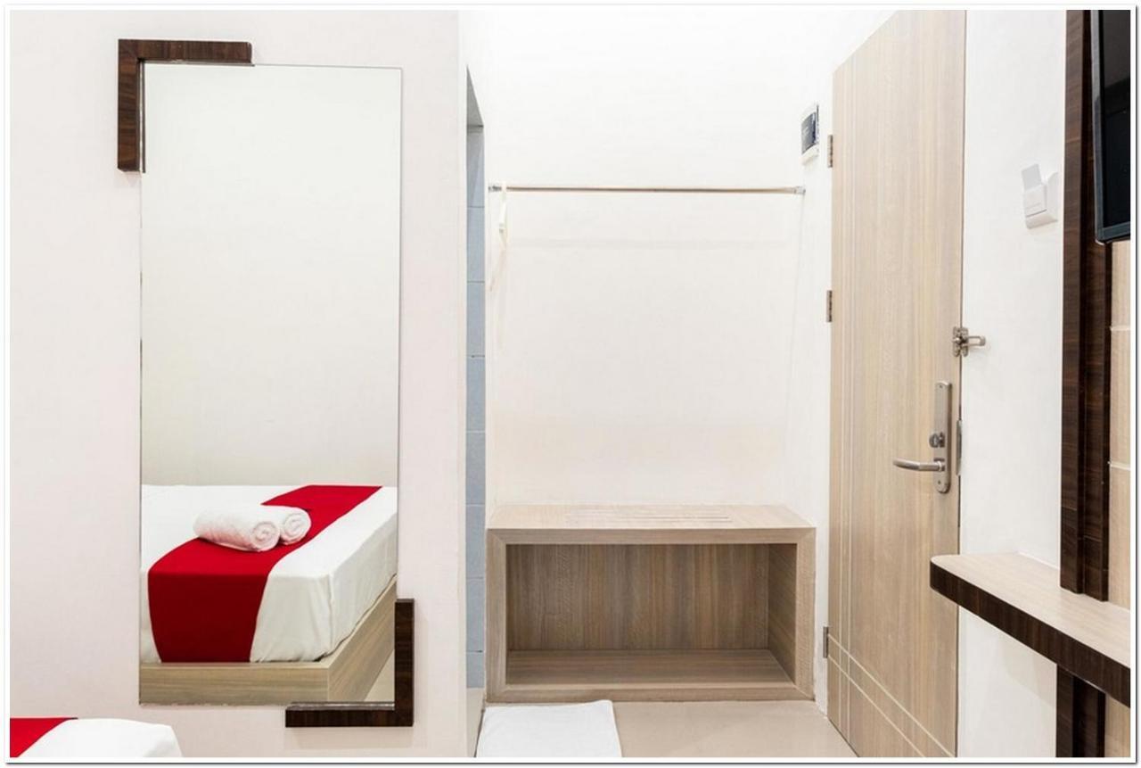 Reddoorz Plus @ Centrium Katamso Medan Ngoại thất bức ảnh
