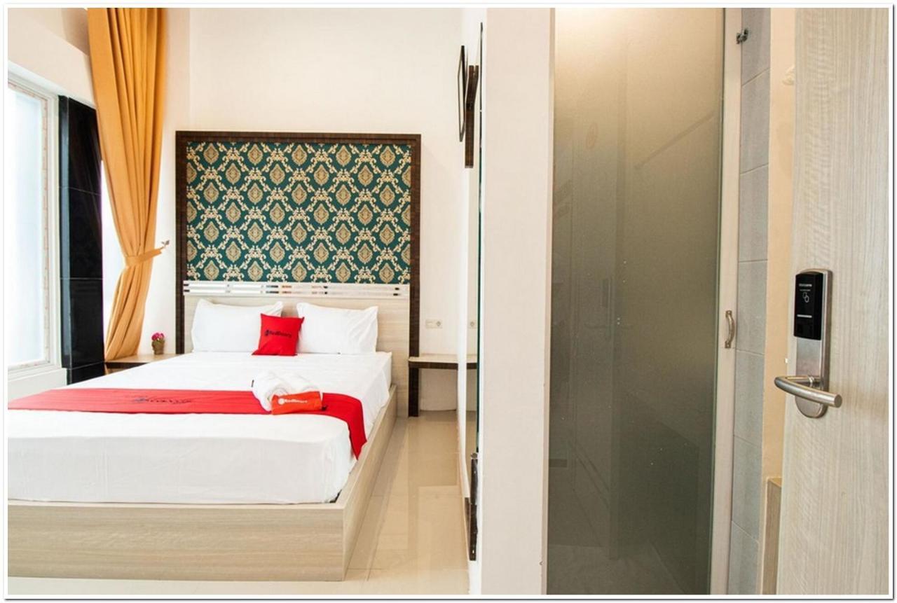 Reddoorz Plus @ Centrium Katamso Medan Ngoại thất bức ảnh