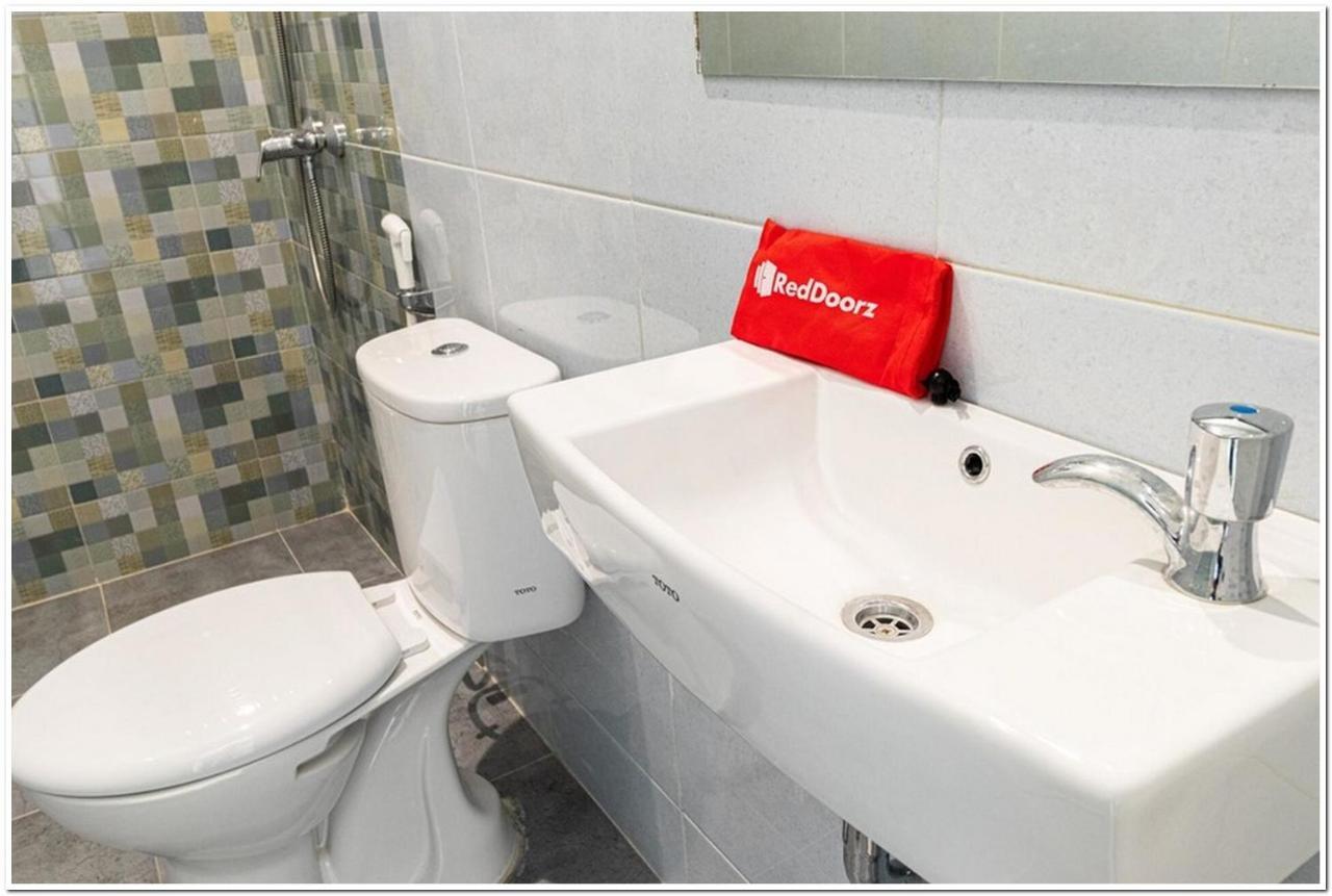 Reddoorz Plus @ Centrium Katamso Medan Ngoại thất bức ảnh